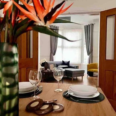 Anfield Home Sleeps 5 Close To Lfc Free Parking Liverpool Exteriér fotografie