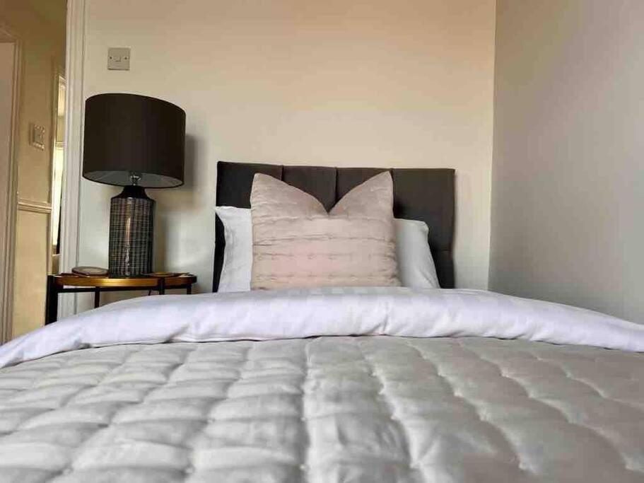 Anfield Home Sleeps 5 Close To Lfc Free Parking Liverpool Exteriér fotografie