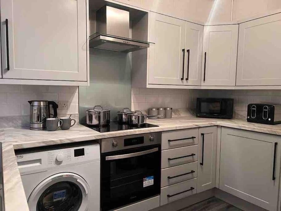 Anfield Home Sleeps 5 Close To Lfc Free Parking Liverpool Exteriér fotografie