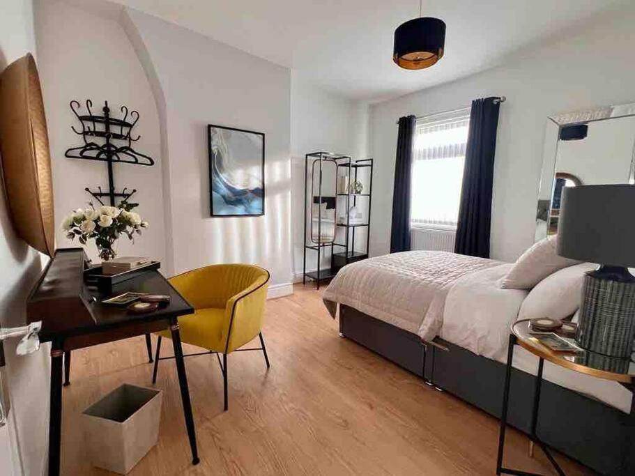 Anfield Home Sleeps 5 Close To Lfc Free Parking Liverpool Exteriér fotografie