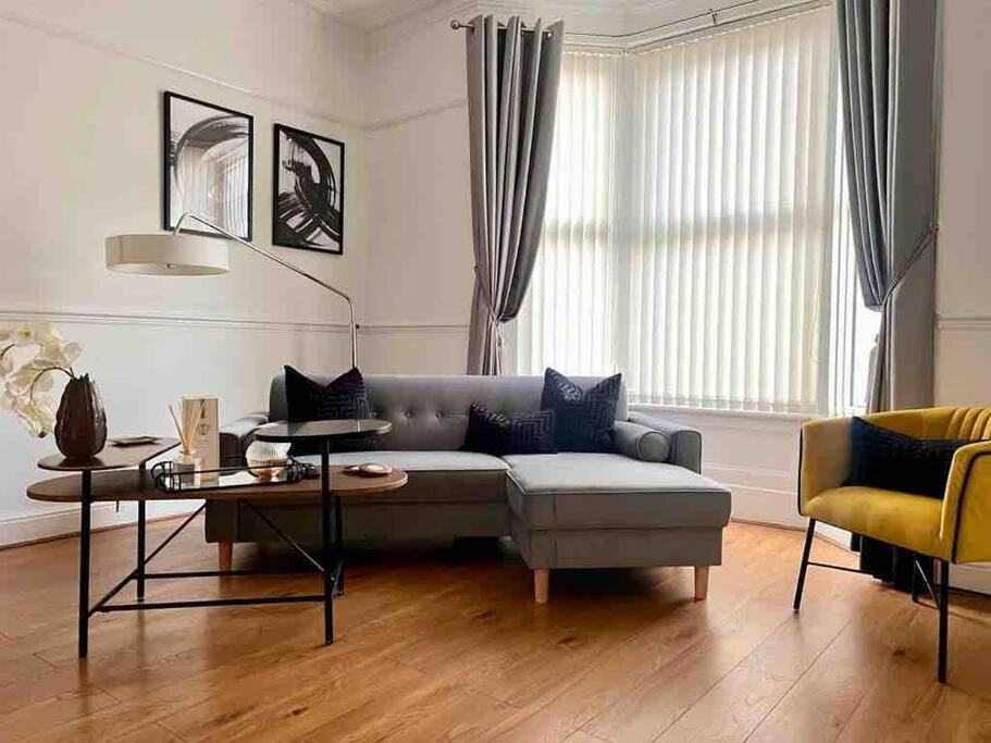 Anfield Home Sleeps 5 Close To Lfc Free Parking Liverpool Exteriér fotografie