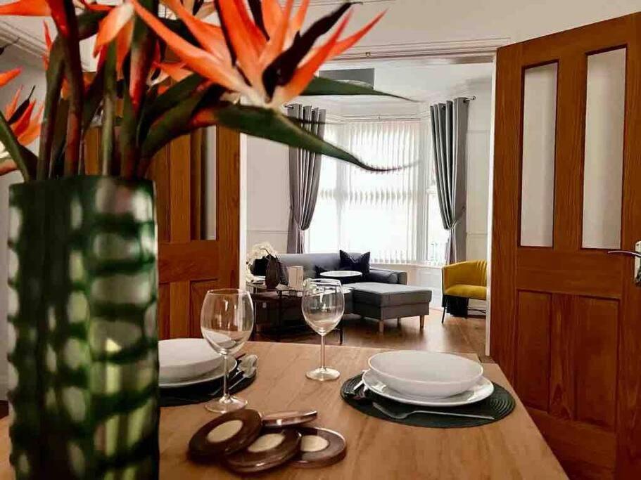 Anfield Home Sleeps 5 Close To Lfc Free Parking Liverpool Exteriér fotografie