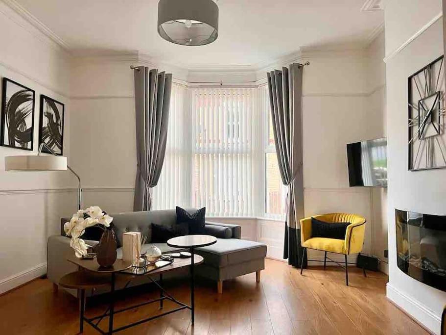 Anfield Home Sleeps 5 Close To Lfc Free Parking Liverpool Exteriér fotografie